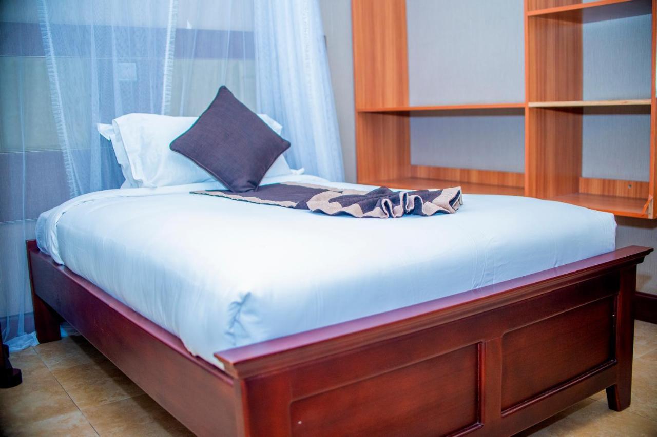 Hera Hotel Kampala Bagian luar foto