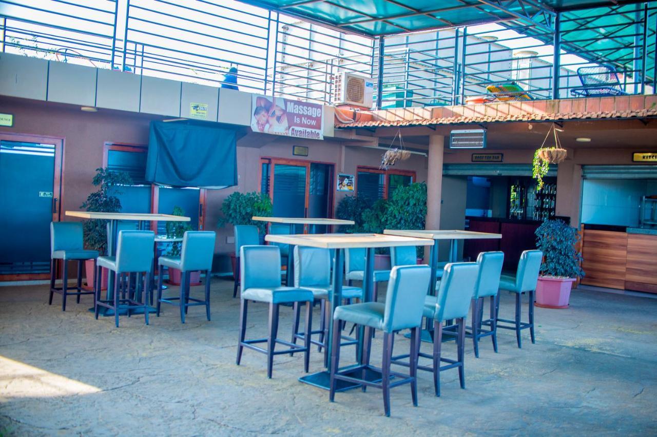 Hera Hotel Kampala Bagian luar foto